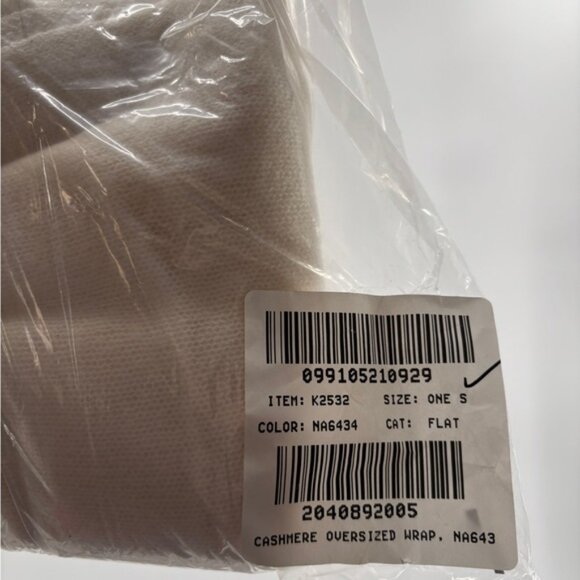 J.Crew Oversized cashmere wrap Ivory - Picture 4 of 8